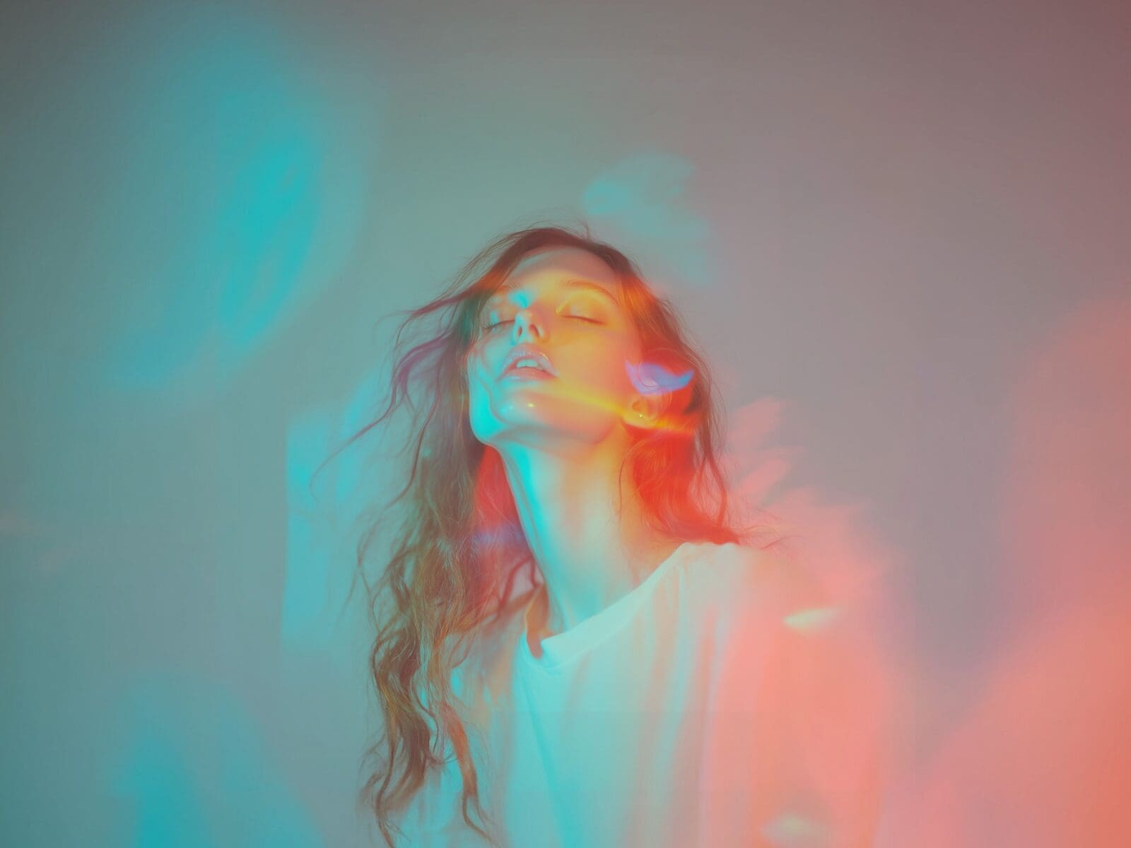 holograph Becoming a hair influencer is about more than having great hair – it’s about sharing your passion for haircare and styling in a way that inspires and educates others. From Instagram feeds filled with stunning braids to TikTok tutorials on achieving perfect curls, hair influencers are shaping trends and helping followers feel confident about their locks. The good news is you don’t need to be a celebrity to succeed; in fact, many hair content creators start out as micro influencers (with a few thousand followers) and can still make a big impact. In the beauty industry, even small-scale influencers drive real engagement and sales – 74% of Gen Z (and 66% of millennials) have bought beauty products based on social posts by influencers, and brands are eagerly collaborating with micro influencers to fuel e-commerce growth. This means there’s plenty of opportunity for up-and-coming hair gurus to carve out a niche and even work with companies (from indie haircare startups to Amazon sellers) through influencer marketing.