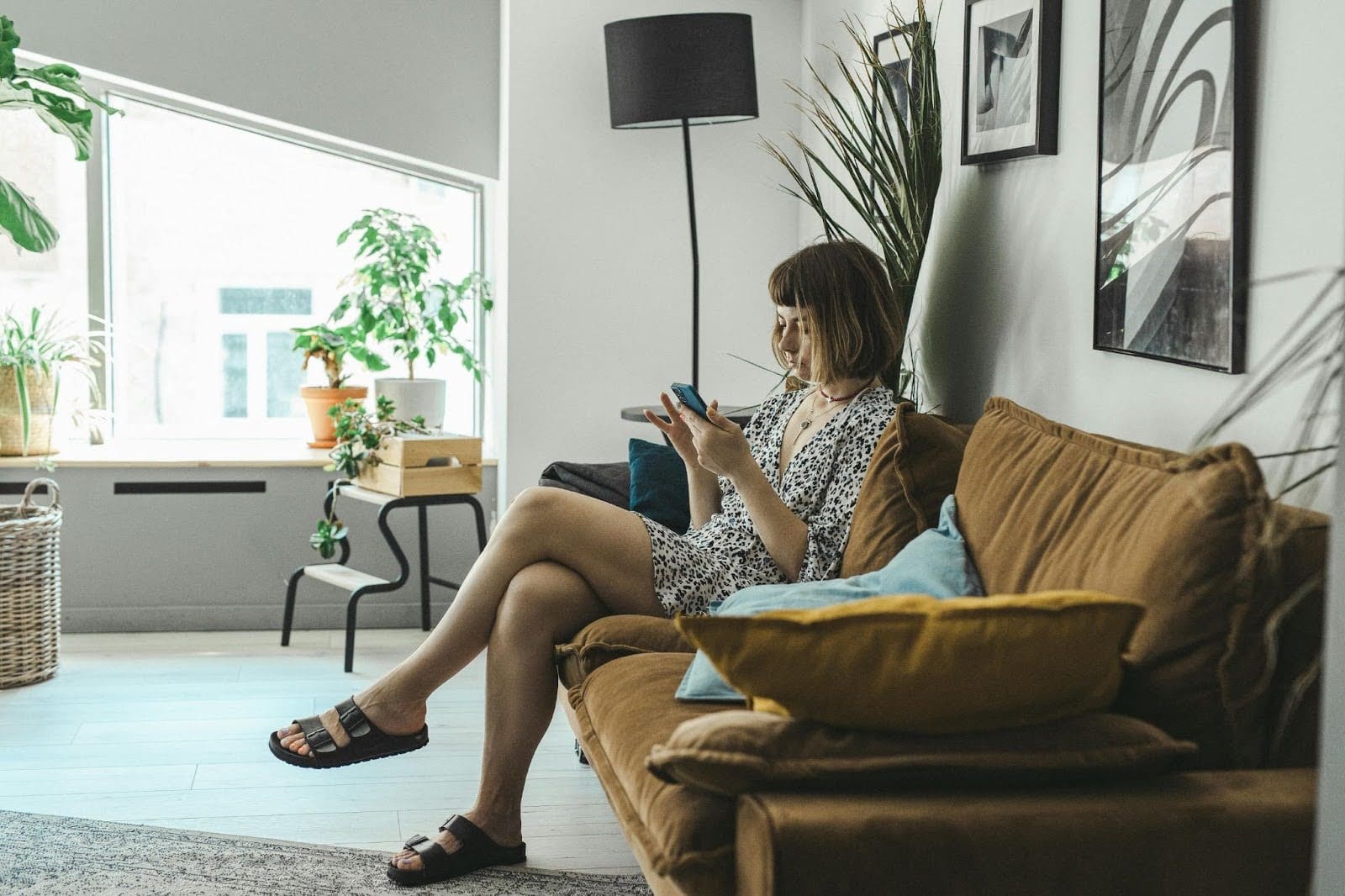 If you've been confused about reach vs impressions on social media, you're not alone. These metrics are fundamental for influencer marketing success, yet many marketers (from micro influencers to big brands) struggle to grasp their differences. In simple terms, reach is the number of unique users who see your content, while impressions count the total times the content is displayed – including repeat views by the same person. Both are crucial for anyone in e-commerce or an Amazon seller running influencer campaigns, because they reveal how far and how often your message spreads. In this 2025 guide, we'll break down reach vs impressions across platforms like Instagram and TikTok, explain which metric to prioritize when, and share tips to boost both. By the end, you'll know how to leverage these insights (plus user-generated content (UGC) and engagement metrics) to drive real results in your social strategy.