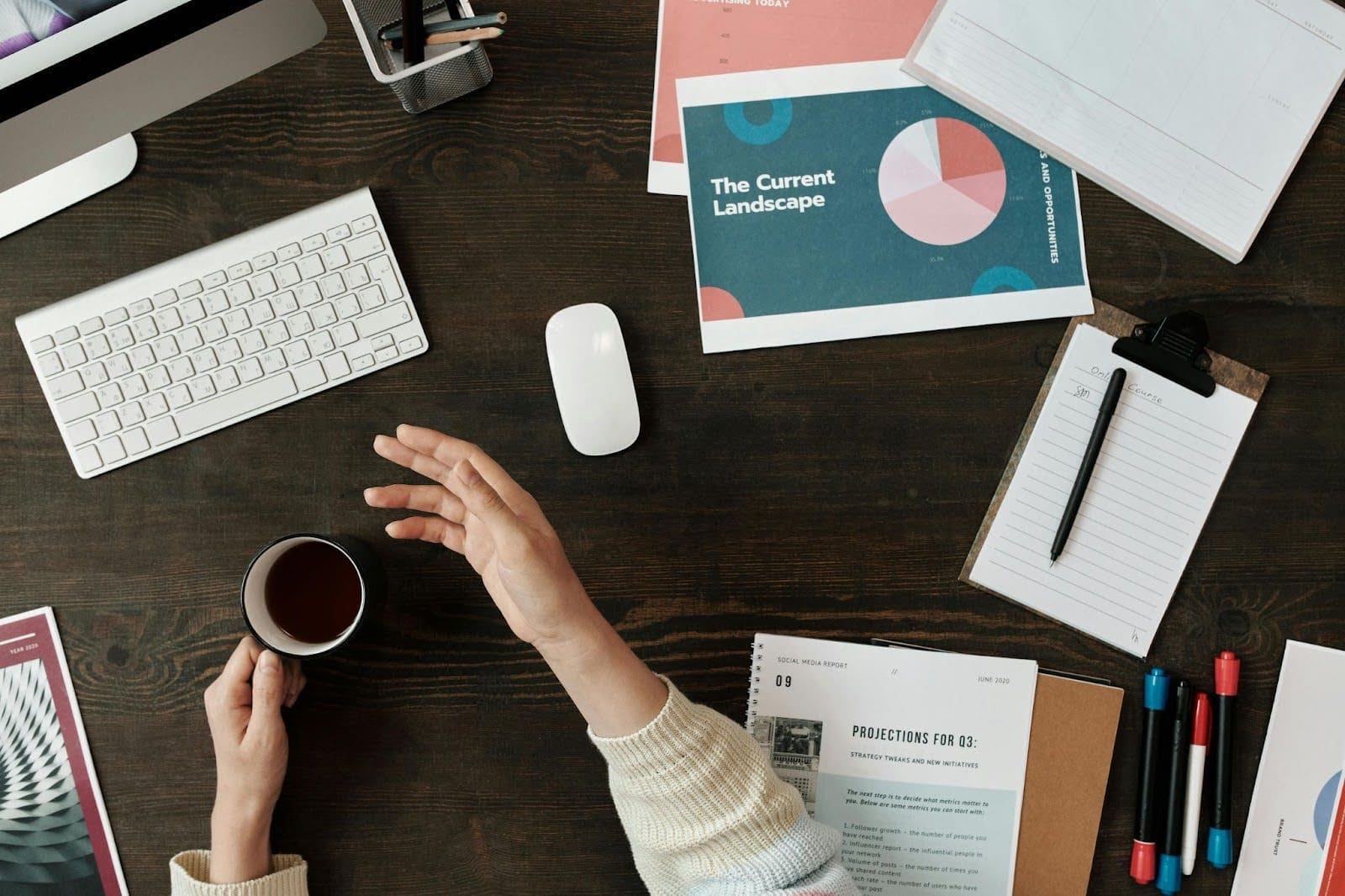 How to make a brand in 2025 goes beyond designing a logo or picking a catchy name. It’s about crafting a memorable customer experience at every touchpoint – from your Instagram posts and Amazon listings to your product packaging and customer service. This comprehensive playbook will walk you through building a brand from scratch, tailored for e-commerce entrepreneurs, Amazon sellers, and DTC founders. You’ll learn how to define your brand’s mission, develop a unique voice and visual identity, leverage modern strategies like micro influencers and UGC (user-generated content), and ultimately create a loyal community around your business. Let’s dive in!