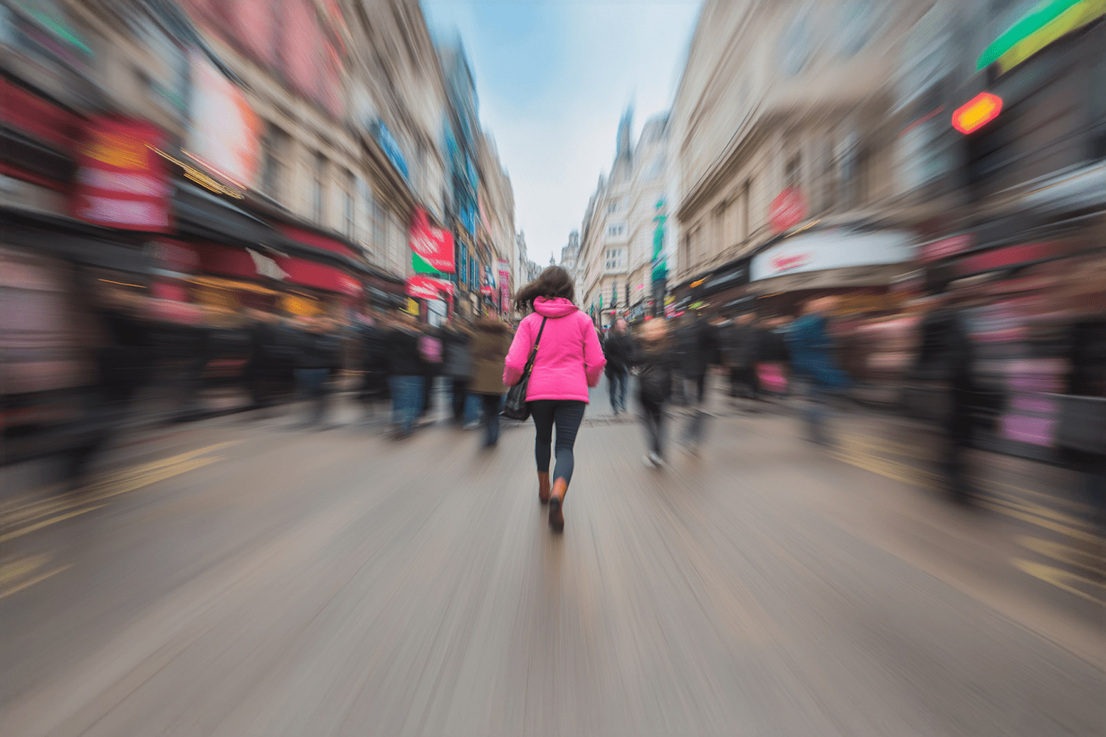 For e-commerce brands and Amazon sellers, staying competitive often means finding innovative, cost-effective ways to create content and solutions. One strategy gaining traction is crowdsourcing. But what is crowdsourcing, exactly, and how can it help your business thrive? In simple terms, crowdsourcing means tapping into the power of a crowd – often your customers, fans, or an online community – to contribute ideas, content, or expertise. This article breaks down what crowdsourcing is and explores how brands in 2025 are using it to gather user-generated content (UGC), collaborate with micro influencers, and boost engagement and sales.